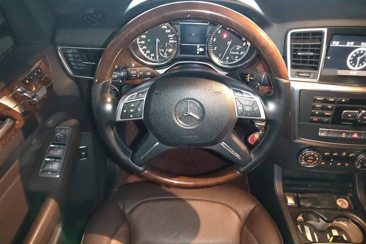 Used Mercedes-Benz M-Class 2012 ML 350 Sport Edition Steering Wheel
