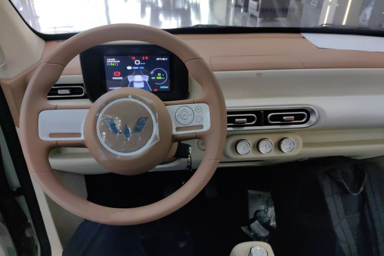 Used Wuling Hongguang MINIEV 2024 3rd Generation 215km Youth Edition
