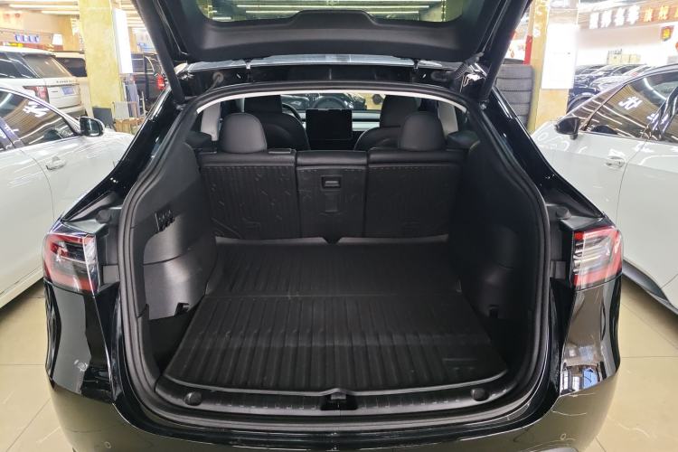 Used Tesla Model Y 2023 Rear-Wheel-Drive Version
