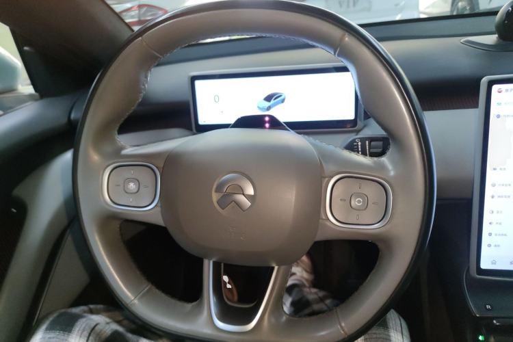 Used Nio ET5 2022 75 kWh Steering Wheel