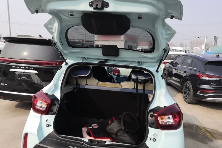 Used Dongfeng NAMMI BOX 2022 Revised Light Wind Edition 201 km Standard Version