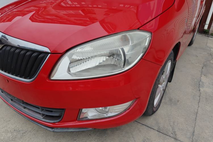 Used Skoda Fabia 2012 1.4L Automatic Crystal Edition
