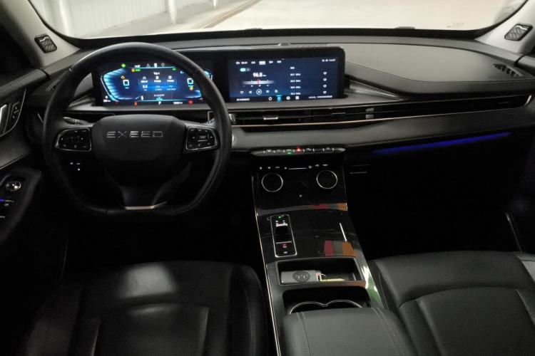 Used EXEED Zhuifeng C-DM 2022 1.5 TCI-DHT 105 km "Chengfeng Qi" Edition Center Console