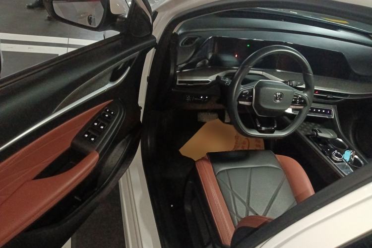 Used CHANGAN Eado 2023 Changan Edition PLUS Blue Whale NE 1.4T GDI DCT Prestige Version Driver Seat