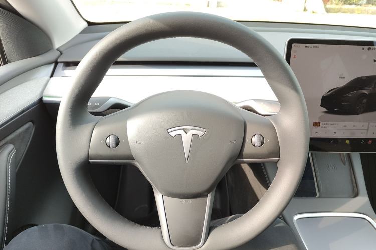 Used Tesla Model Y 2023 Rear-Wheel-Drive Version
