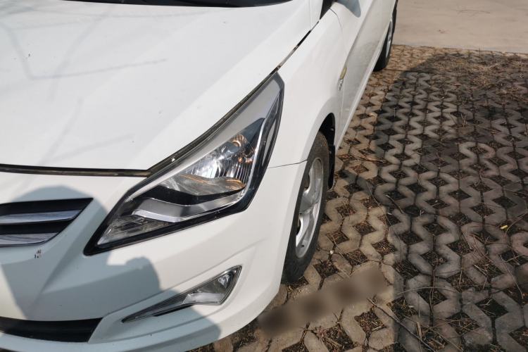 Used Hyundai Verna (older generation) 2014 1.4L Manual Smart GLS Trim