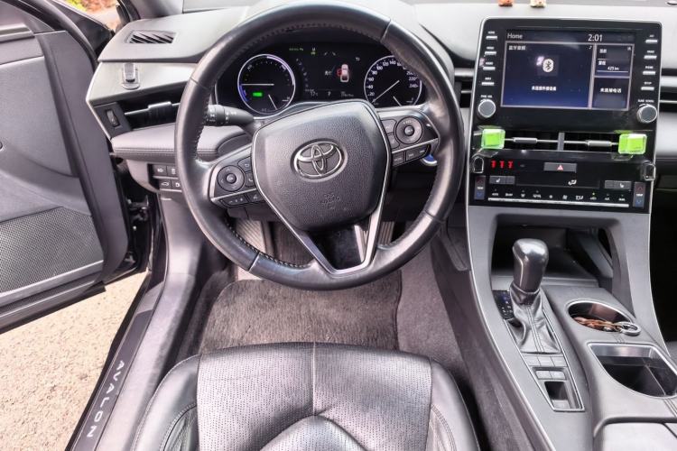 Used Toyota Avalon 2019 Dual-Engine 2.5L XLE Prestige Version China VI Standard Steering Wheel