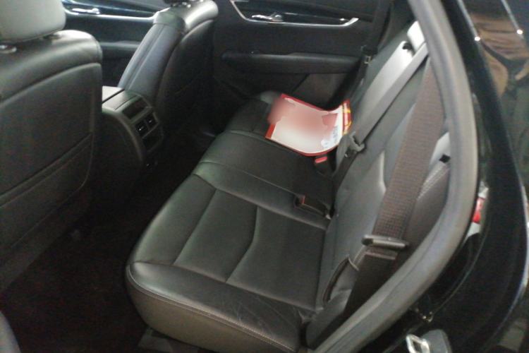 Used Cadillac XT5 2020 28T Four-Wheel Drive Luxury Version Left Rear Seat