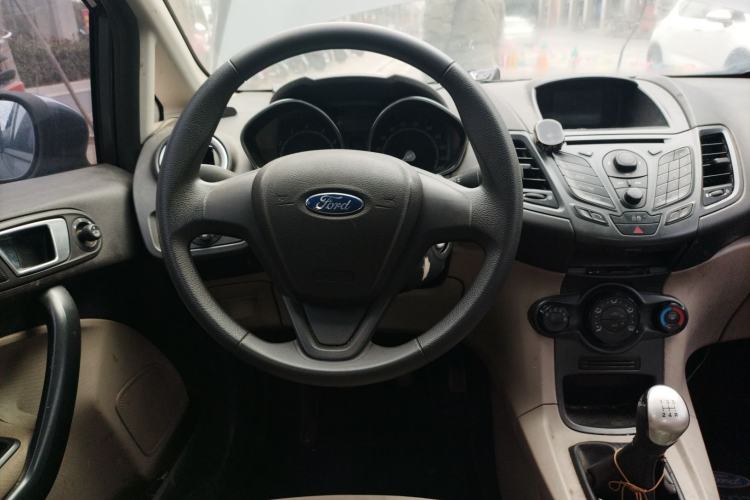Used Ford Fiesta 2013 Sedan 1.5L Manual Fashion Edition
