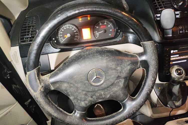 Used Mercedes-Benz Viano 2010 2.5L Luxury Edition