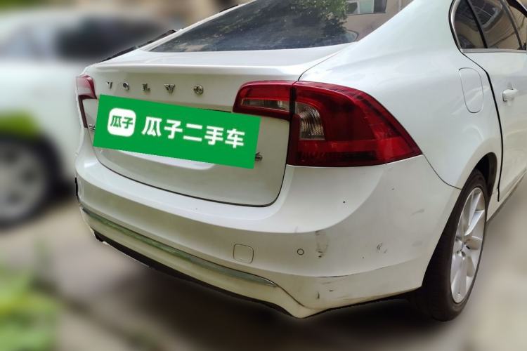 Used Volvo S60 2015 S60L 2.0T Zhiyuan Edition Rear