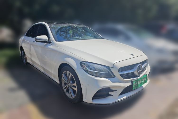 Used Mercedes-Benz C-Class 2021 C 200 L Fashion Edition Sport Version Front Right 45 Deg