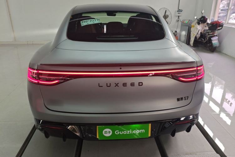 Used Hima Luxeed S7 2025 785 km Ultra