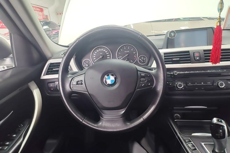 Used BMW 3 Series 2015 316Li Fashion Model
