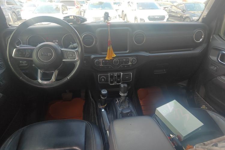 Used Jeep Wrangler New Energy 2021 Four-Door 2.0T 4xe Sahara First Edition Center Console