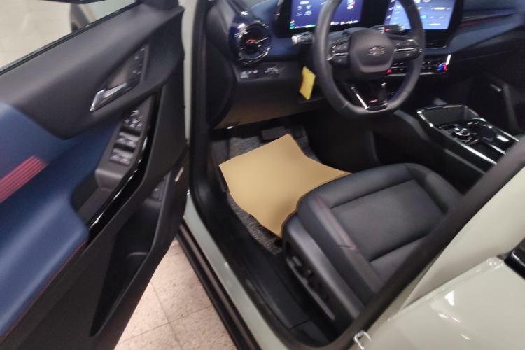 Used Chevrolet Equinox Plus 2024 102km RS Ultimate Edition
