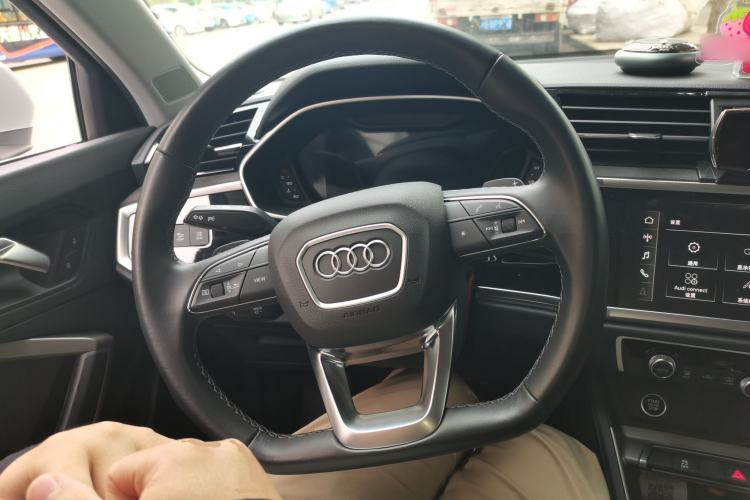 Used Audi Q3 2023 35 TFSI Fashion Dynamic Model (1.4T) Steering Wheel