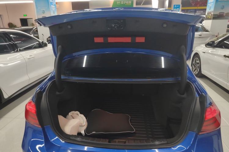 Used BMW 3 Series 2019 320i M Sport Package Trunk