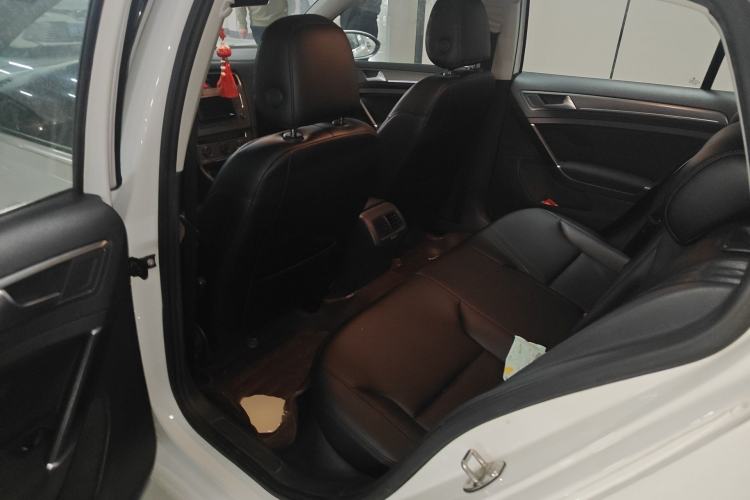 Used Volkswagen Golf 2016 230TSI Automatic Comfort Version
