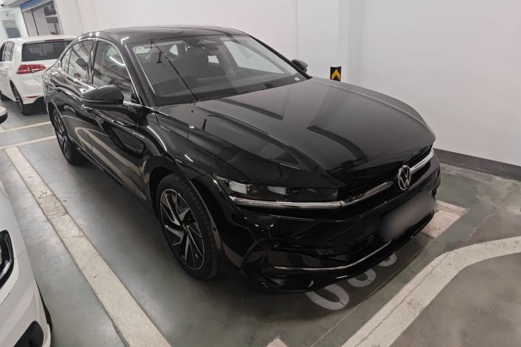 Used Volkswagen Magotan 2024 380TSI DSG Prestige Edition DaMai Package Front Right 45 Deg