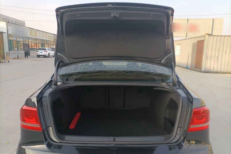 Used Volkswagen Magotan 2016 1.8TSI Smart Comfort Model Trunk