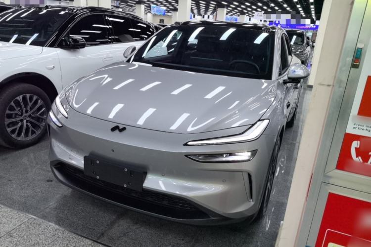 Used ONVO L60 2024 60 kWh Rear-Drive Version