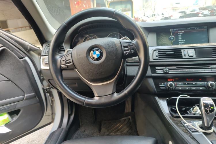 Used BMW 5 Series 2012 535Li Luxury Model Steering Wheel