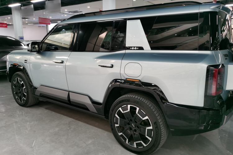 Used Formula Leopard 8 2025 Smart & Brave Flagship Edition 7 Seats