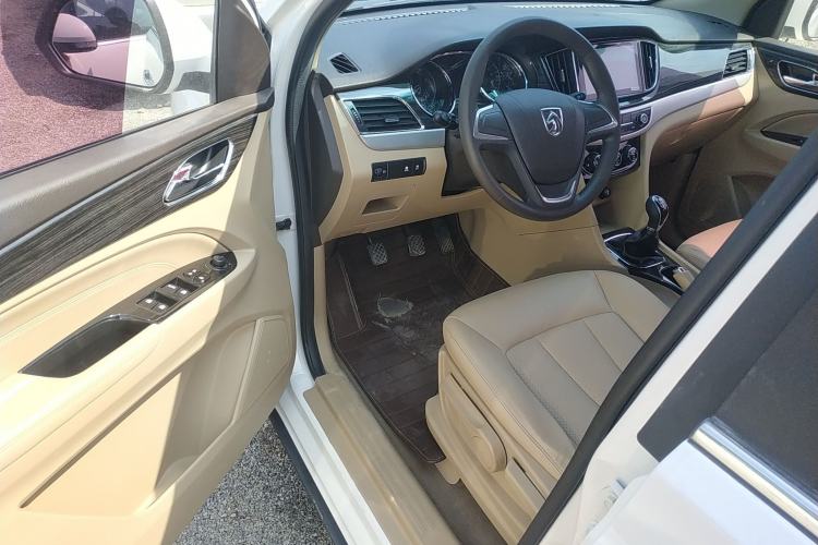 Used Baojun 730 2016 1.5L Manual Comfort Version 7 Seats China V Emission Standard