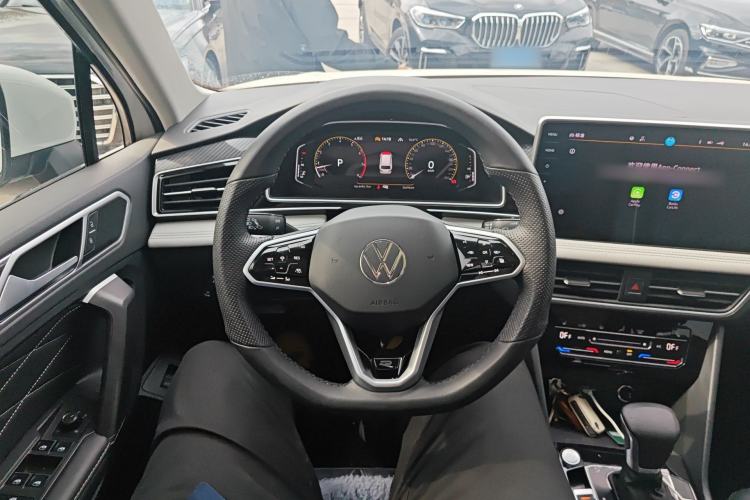 Used Volkswagen Tiguan L 2023 380TSI Automatic All-Wheel Drive R-Line Enhanced 7-Seater Steering Wheel