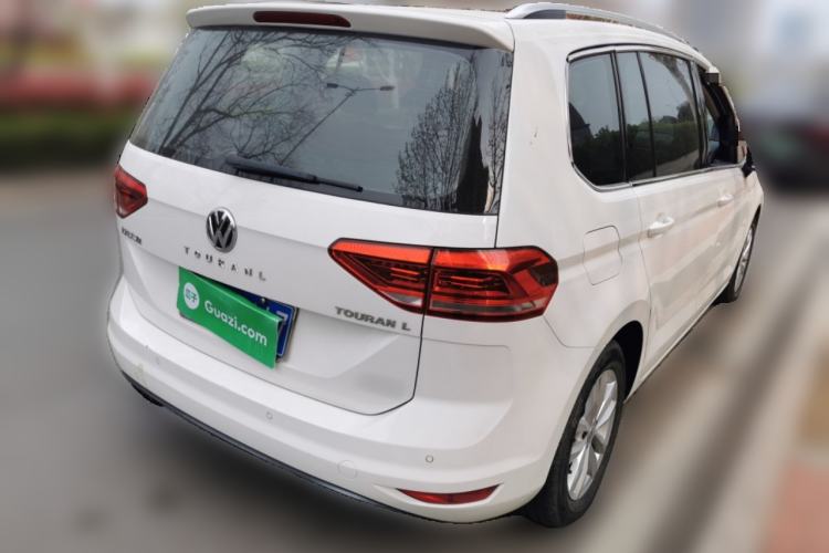 Used Volkswagen Touran 2016 Volkswagen Touran L 280TSI DSG Comfort Edition Rear Right 45 Deg