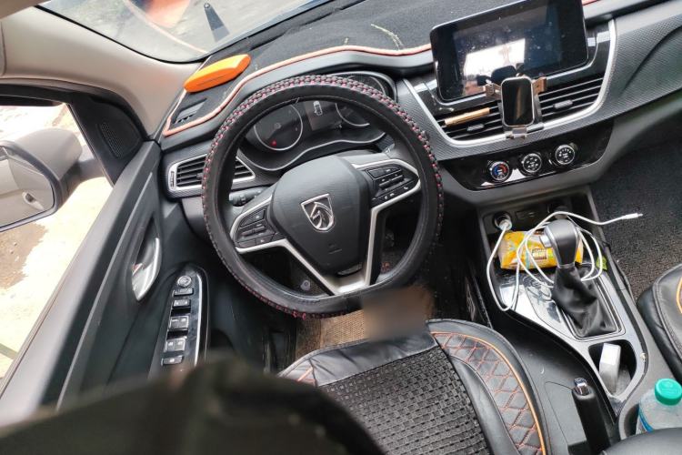 Used Baojun 730 2021 1.5T CVT Fashion Version 7 Seats Steering Wheel