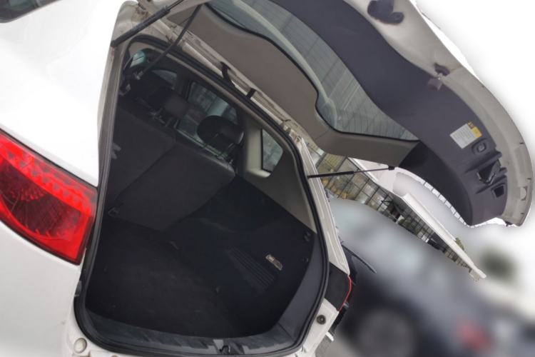 Used Luxgen Great 7 SUV 2013 Limited-Edition Sharp Model 2.2T Two-Wheel-Drive Smart Version Trunk