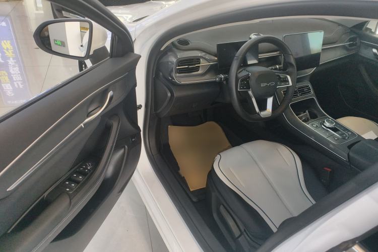 Used BYD Destroyer 05 2024 HONOR Edition DM-i 55KM Luxury Model Driver Seat