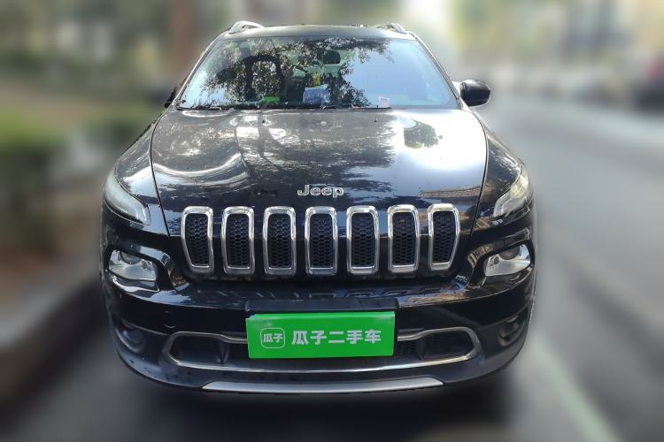 Used Jeep Cherokee 2017 2.0L Superior Edition
