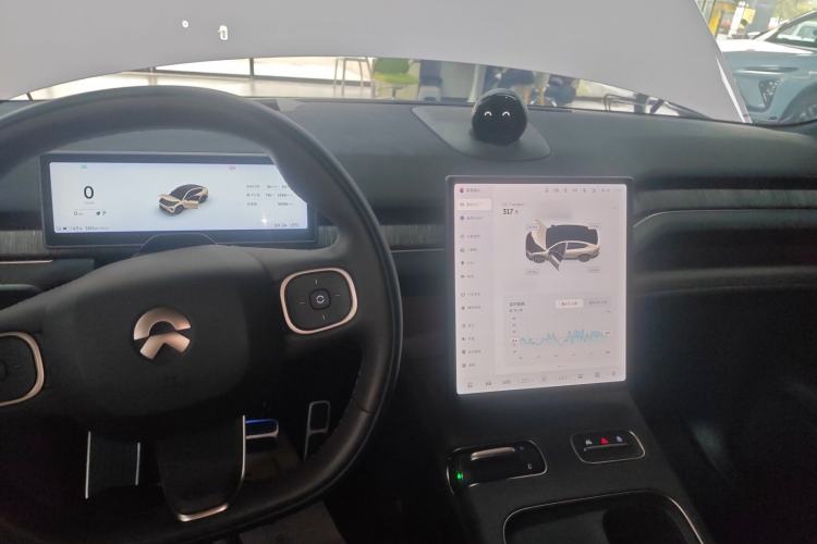 Used Nio EC7 2024 75 kWh Center Console