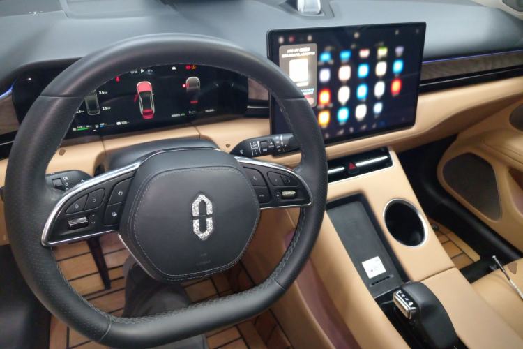 Used Hima AITO M5 2022 Extended-Range Four-Wheel Drive Ultimate Edition Center Console