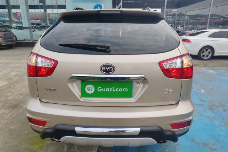 Used BYD S6 2014 2.4L Automatic Prestige 7-Seater