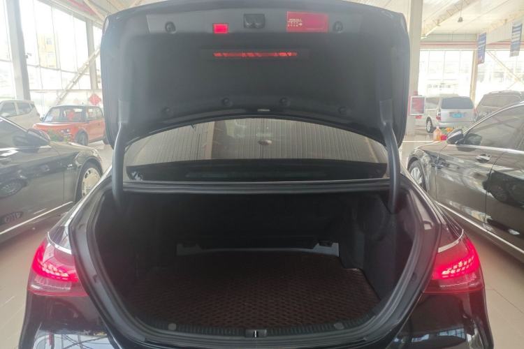 Used Mercedes-Benz E-Class 2022 Second Facelift E 300 L Fashion Edition Trunk
