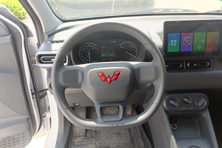 Used Wuling Hongguang New Energy 2024 All-Electric Model 300KM Practical Version Steering Wheel