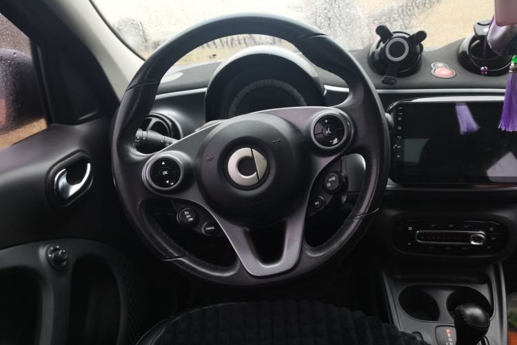 Used smart forfour 2016 1.0L 52 kW Passion Edition Steering Wheel