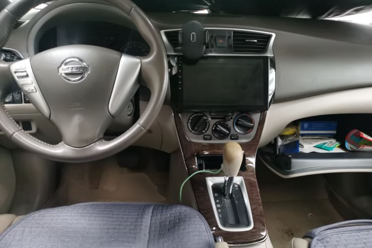 Used Nissan Sylphy 2012 1.6 XL CVT Luxury Edition Center Console