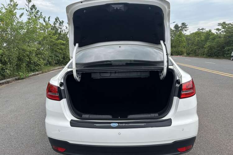 Used Ford Escort 2019 Revised Version 1.5L Automatic Enjoyment Type China VI Standard