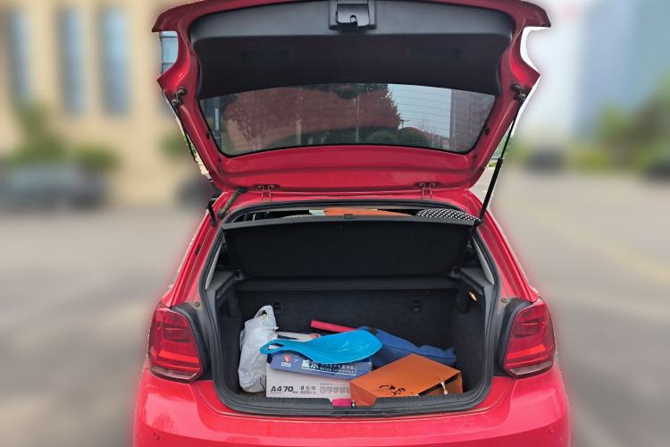 Used Volkswagen Polo 2014 1.4L Manual Fashion Edition Trunk