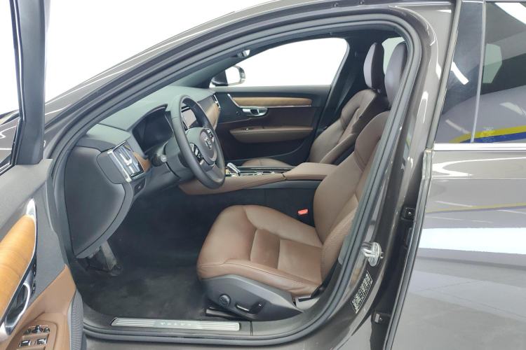 Used Volvo S90 2024 B5 Zhiyi Luxury Edition