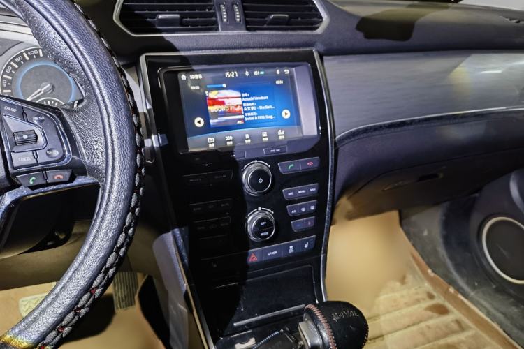 Used Haval H2 2016 Red-Label 1.5T Automatic Two-Wheel Drive Luxury Model
