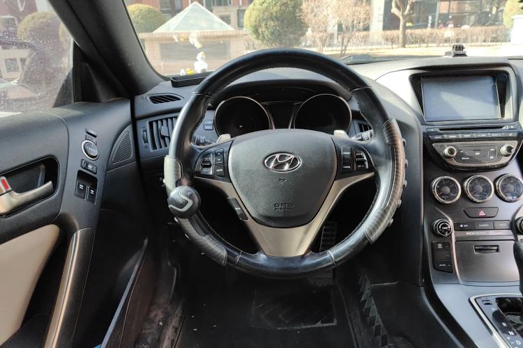 Used Hyundai Genesis Coupe 2012 2.0T Automatic Luxury Edition
