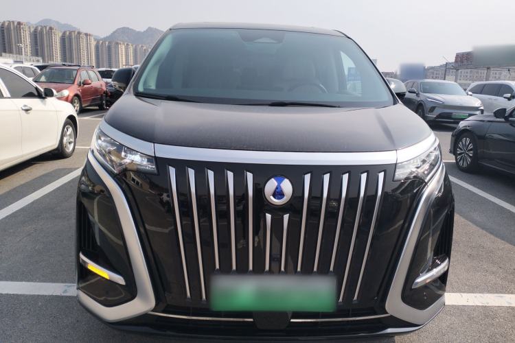 Used Denza D9 2024 EV 620 Premium Model Front