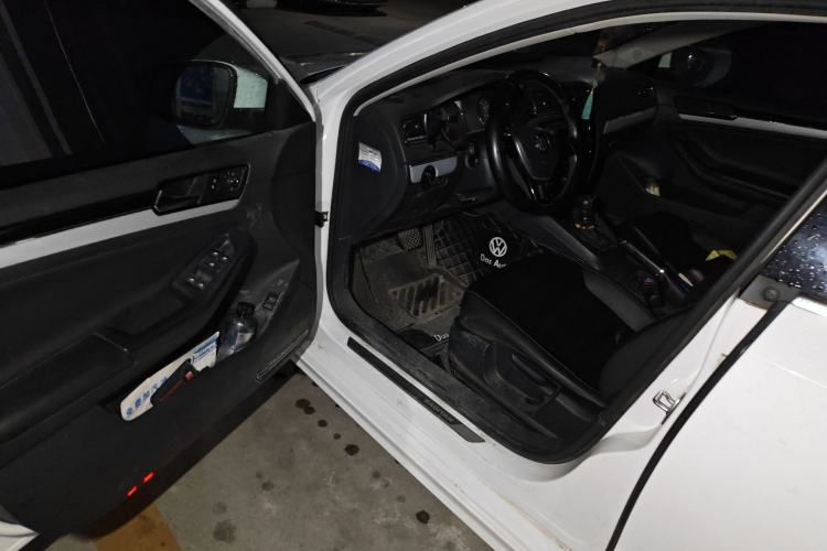 Used Volkswagen Sagitar 2015 1.6L Automatic Comfort Model Driver Seat