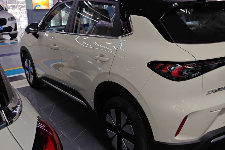 Used Wuling Bingo S 2025 Model 430km Deluxe Edition
